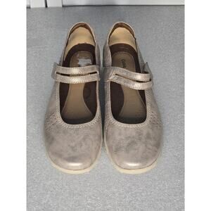 Cobb Hill Womens Mary Jane Shoes Size 8.5 M Amalie CH9553 Beige Metallic Leather